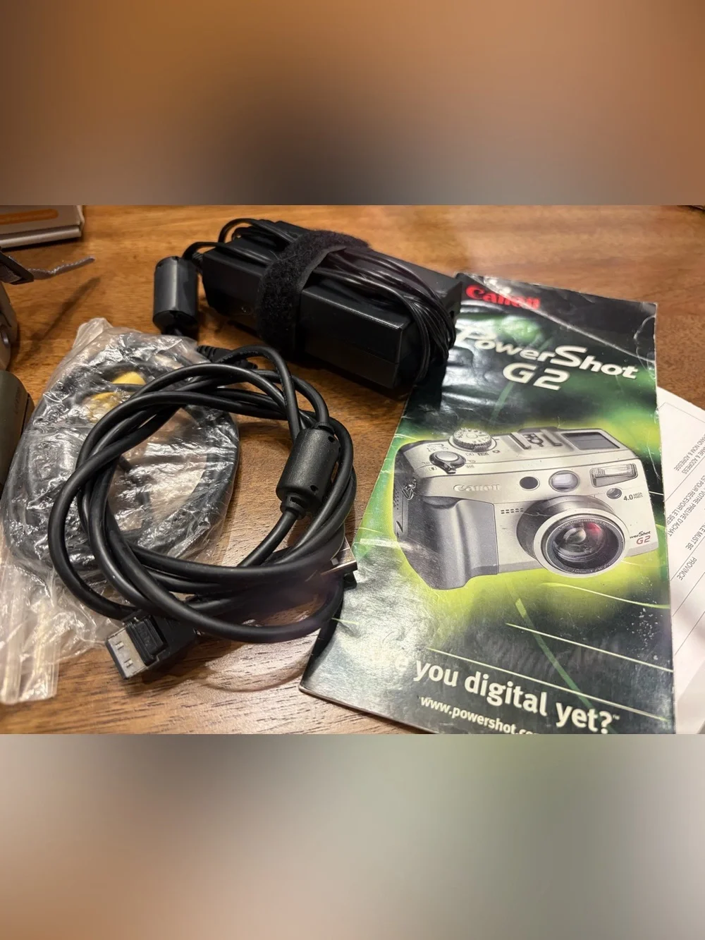 Canon Powershot G2 4MP Digital Camera,+Charger +Batt.+Memo.Card+USB Cable+Remote